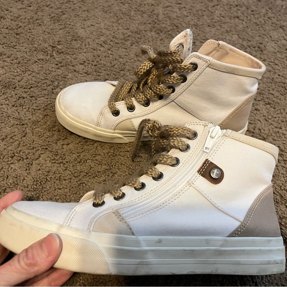 Taos Footwear Cream and Tan High-Top Sneakers